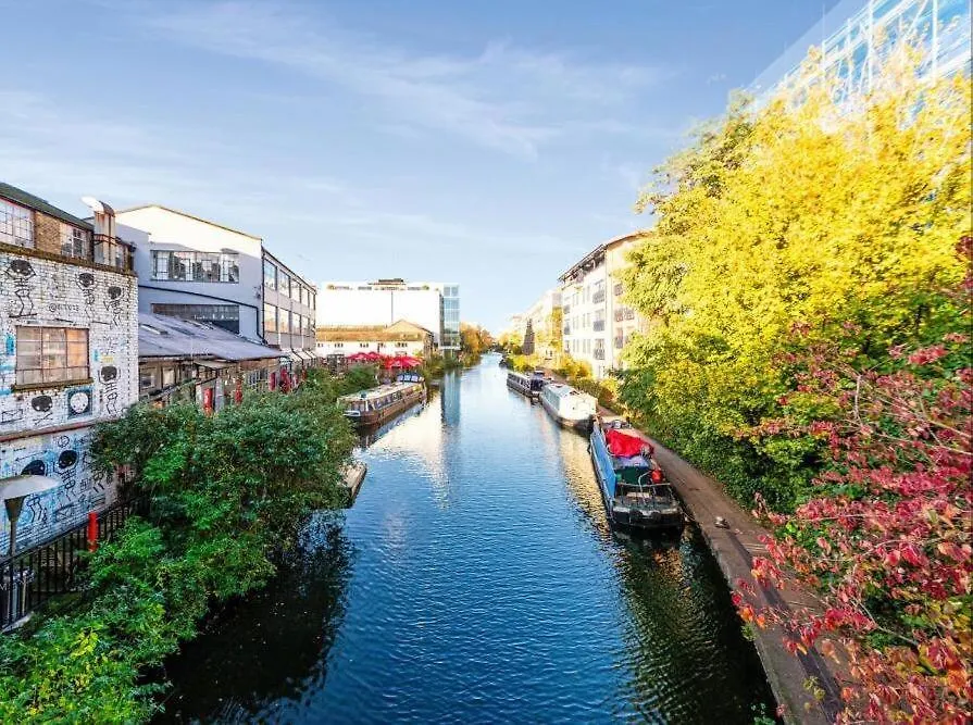 New Stylish 2 Bed 2 Bathrooms Flat Next To Canal London