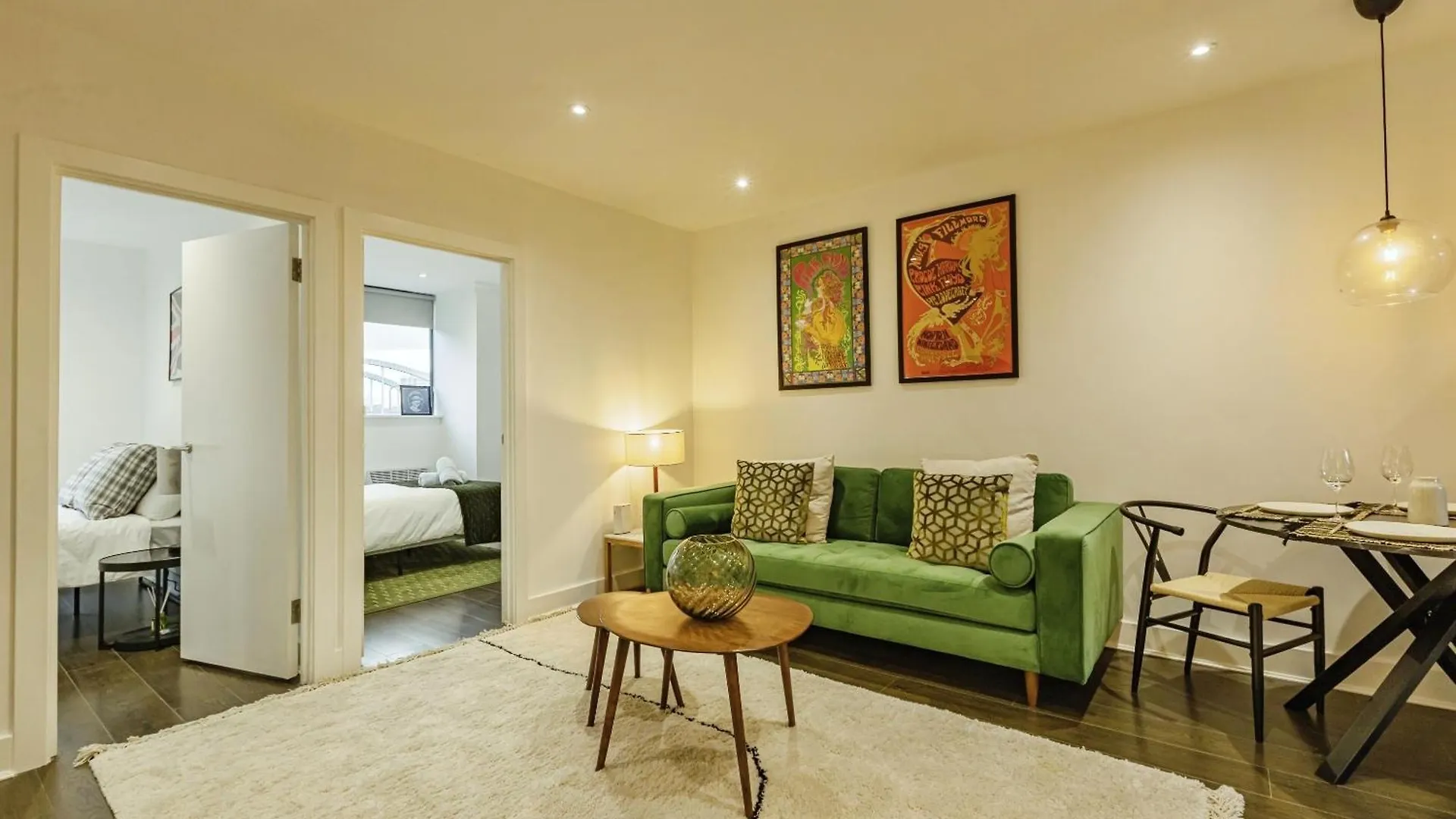 New Stylish 2 Bed 2 Bathrooms Flat Next To Canal London