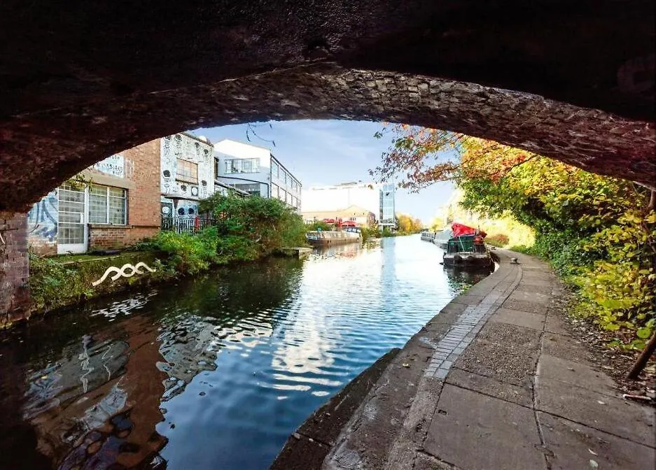 New Stylish 2 Bed 2 Bathrooms Flat Next To Canal Londen 0*,